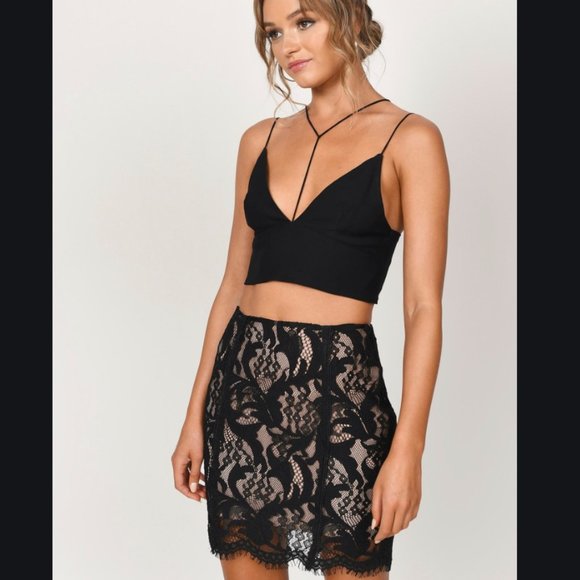 Black Scalloped Mini Skirt - Picture 1 of 4